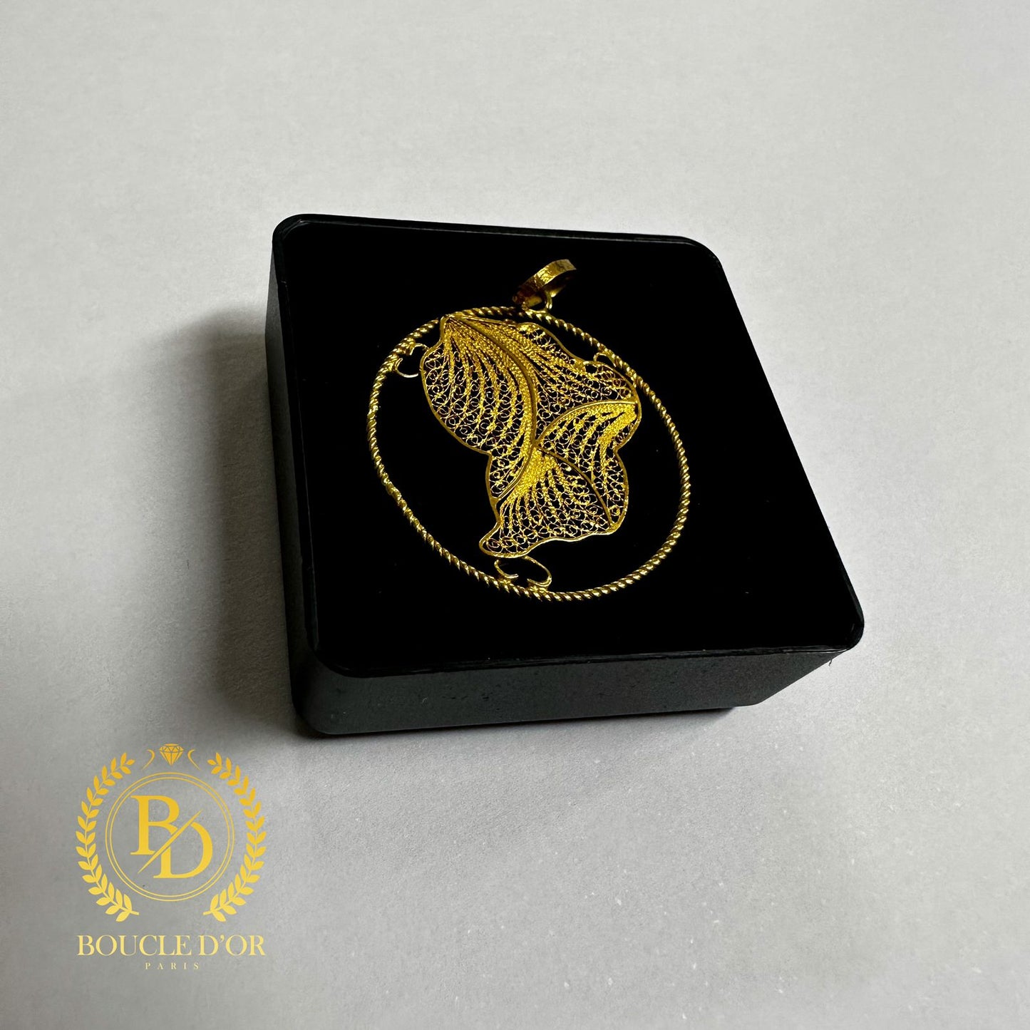Pendentif carte de Guyane Filigrane