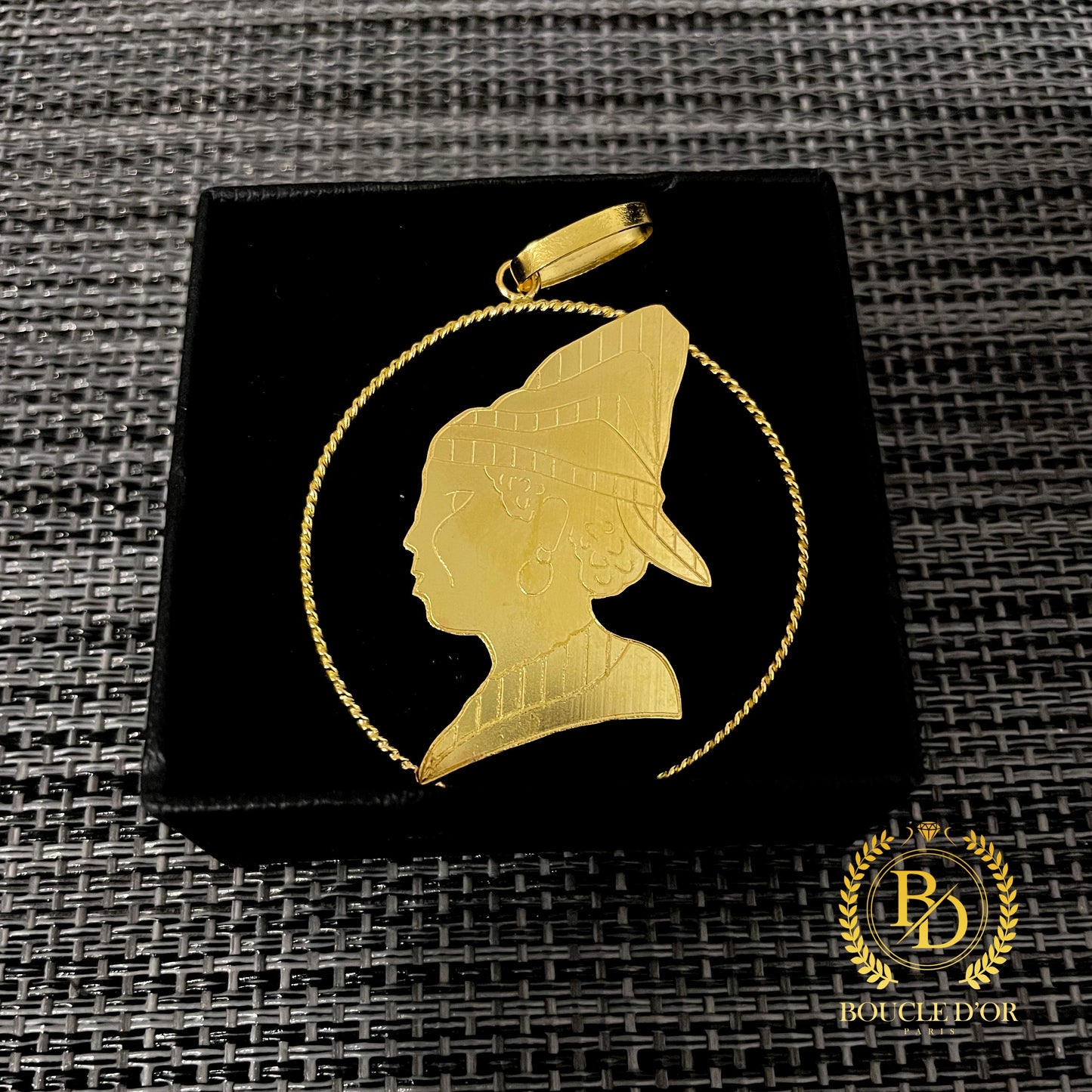 Pendentif Cayennaise